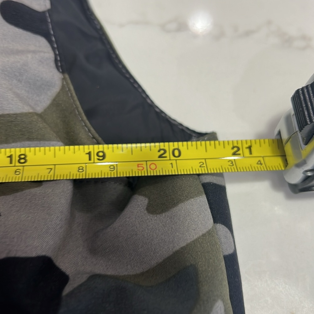 Canada Goose: Freestyle Vest Print Heritage in Classic Camo Coastal Grey - Picture 12 of 14